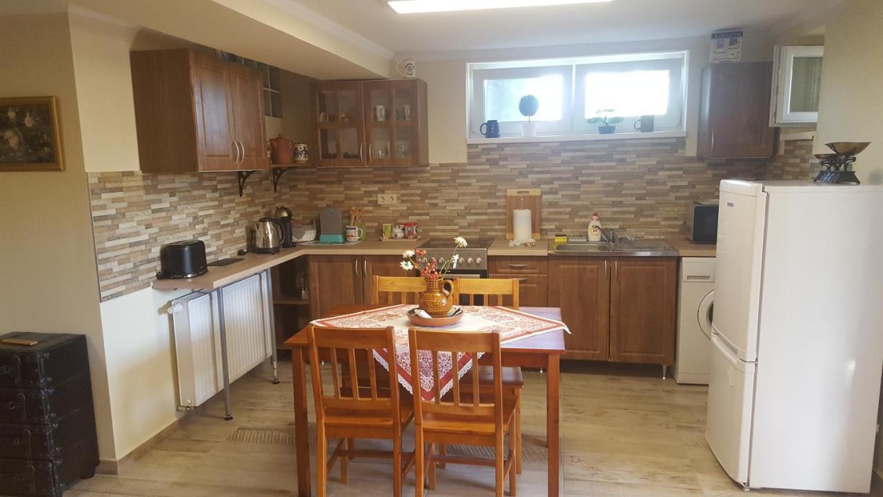 Gyoengyvirag Apartman Keszthely Buitenkant foto