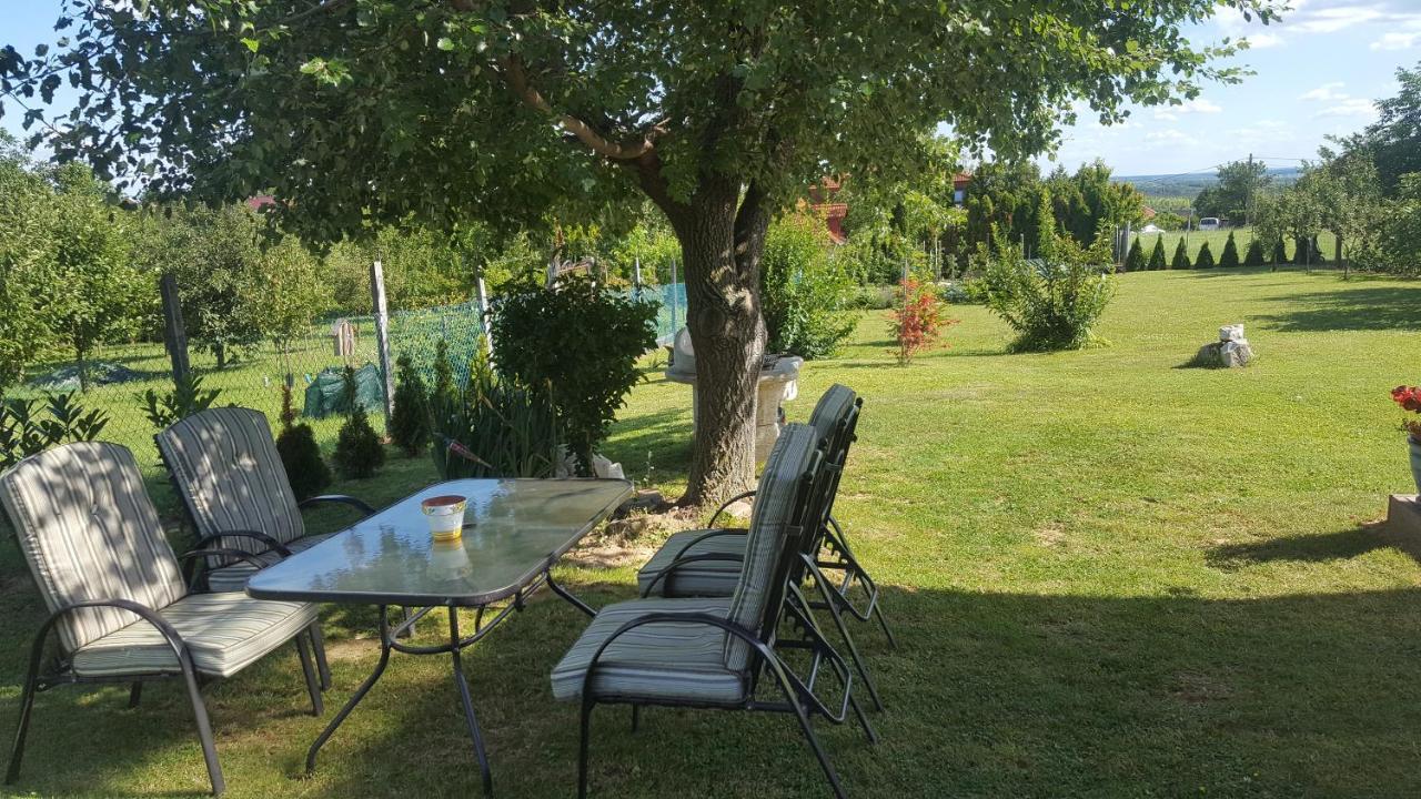 Gyoengyvirag Apartman Keszthely Buitenkant foto