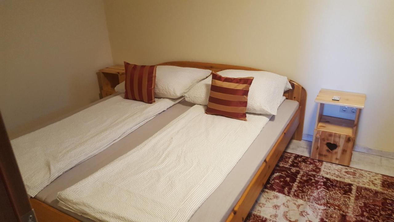 Gyoengyvirag Apartman Keszthely Buitenkant foto