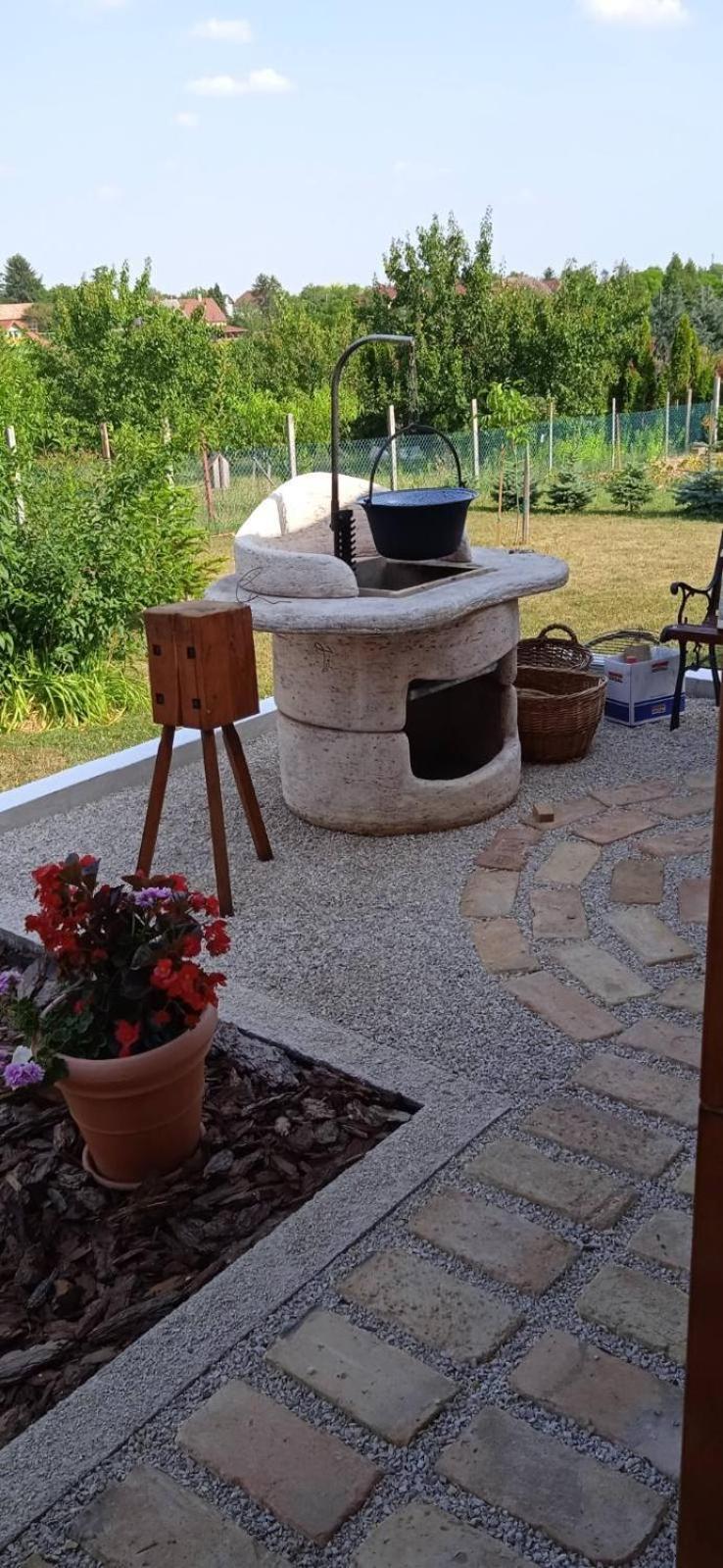 Gyoengyvirag Apartman Keszthely Buitenkant foto